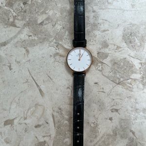 Daniel Wellington Watch with leather straps